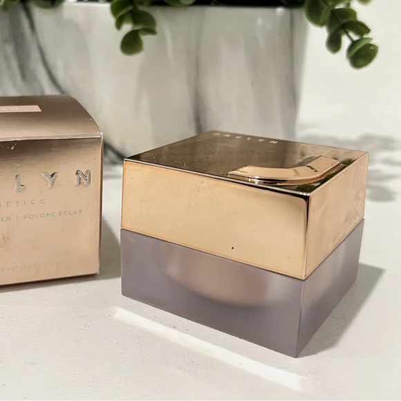 Jaclyn Cosmetics Brighten Up Luminous Powder Size, .35 Oz - Picture 1 of 1